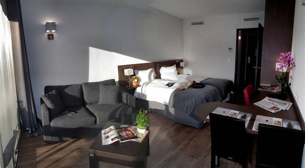 Hotel Eden Park Pau Est, Avec Piscine Eksteriør bilde
