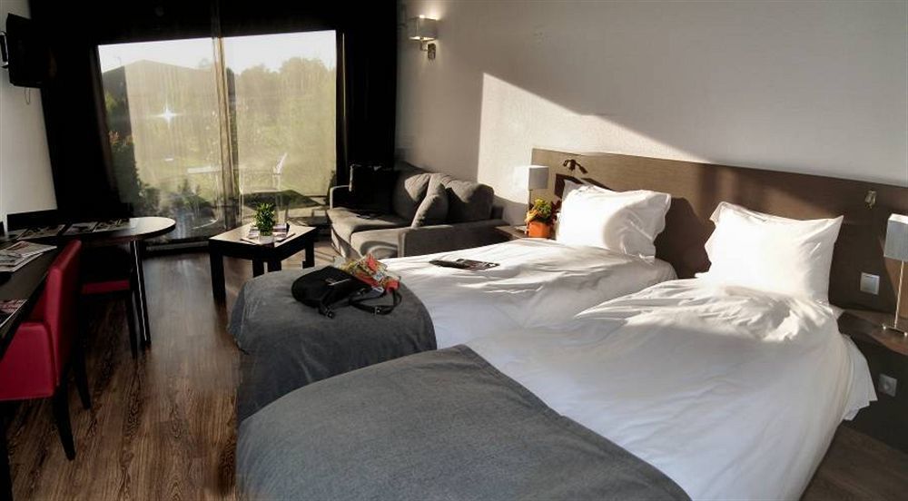 Hotel Eden Park Pau Est, Avec Piscine Eksteriør bilde